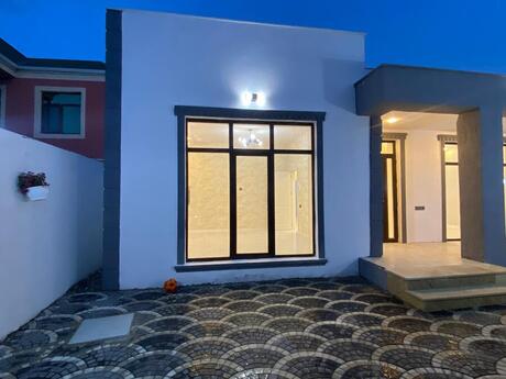 4 otaqlı həyət evi/bağ evi - Şüvəlan q. - 132 m²