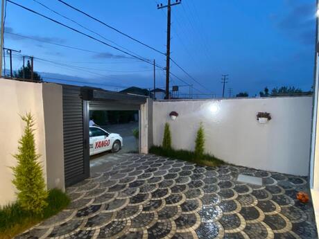 4 otaqlı həyət evi/bağ evi - Şüvəlan q. - 132 m²