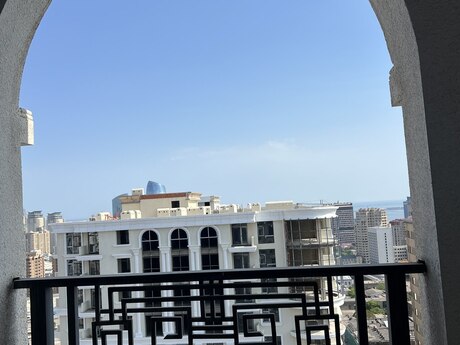 4 otaqlı yeni tikili - 28 May m. - 202 m²