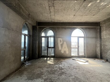 4 otaqlı yeni tikili - 28 May m. - 202 m²