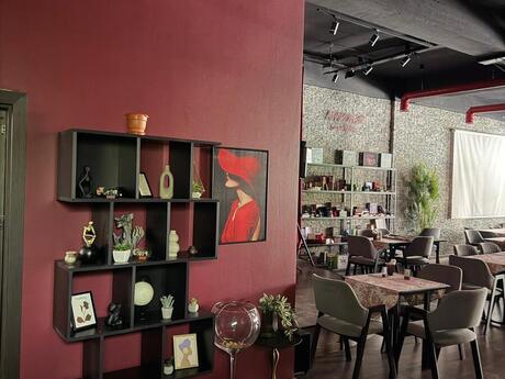 Obyekt - Şah İsmayıl Xətai m. - 272 m²