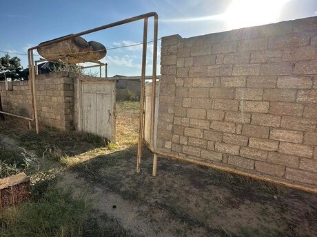 2 otaqlı həyət evi/bağ evi - Zirə q. - 64 m²