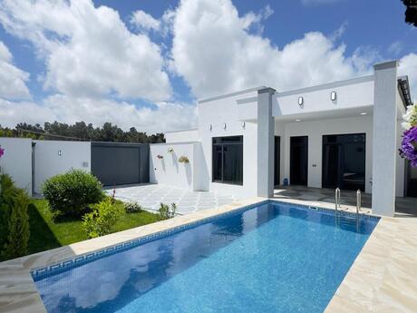 4 otaqlı həyət evi/bağ evi - Şüvəlan q. - 150 m²