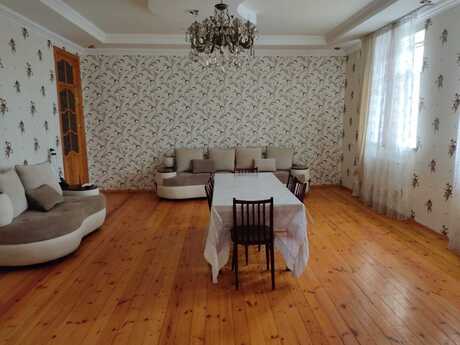 8 otaqlı həyət evi/bağ evi - Gəncə - 286 m²