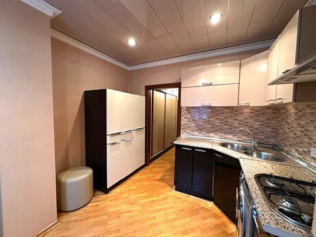 2 otaqlı köhnə tikili - Bakıxanov q. - 45 m²
