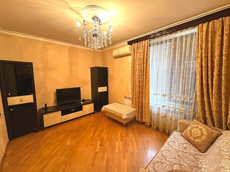 2 otaqlı köhnə tikili - Bakıxanov q. - 45 m²
