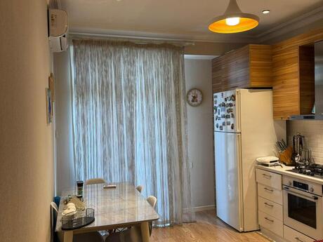2 otaqlı yeni tikili - 8 Noyabr m. - 100 m²
