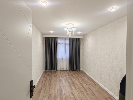 3 otaqlı köhnə tikili - Elmlər Akademiyası m. - 75 m²