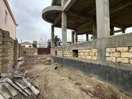8 otaqlı həyət evi/bağ evi - Novxanı q. - 500 m²