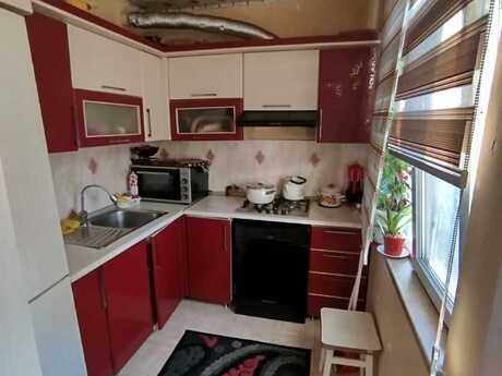 3 otaqlı köhnə tikili - Memar Əcəmi m. - 70 m²