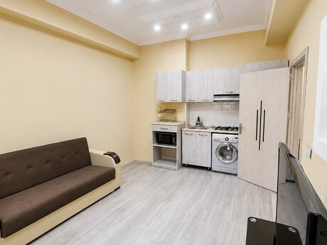 2-комн. новостройка - м. Иншаатчылар - 42 м²