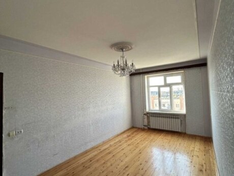 2 otaqlı köhnə tikili - Yeni Günəşli q. - 65 m²
