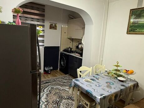 3 otaqlı köhnə tikili - İnşaatçılar m. - 80 m²