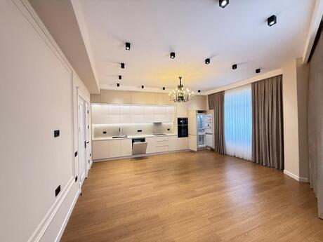 4 otaqlı yeni tikili - Ağ şəhər q. - 153 m²