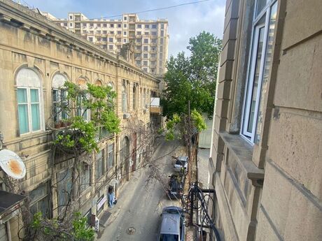 4 otaqlı köhnə tikili - İçəri Şəhər m. - 110 m²