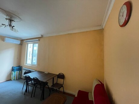 2 otaqlı köhnə tikili - Memar Əcəmi m. - 50 m²