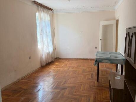 2 otaqlı köhnə tikili - Bakıxanov q. - 50 m²