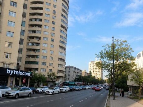 1 otaqlı köhnə tikili - Elmlər Akademiyası m. - 40 m²