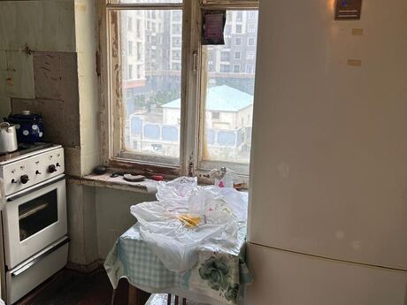 3 otaqlı köhnə tikili - Qara Qarayev m. - 85 m²