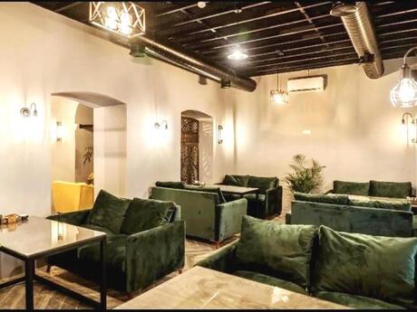 Obyekt - İnşaatçılar m. - 500 m²