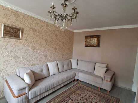 3 otaqlı köhnə tikili - Massiv A q. - 61 m²