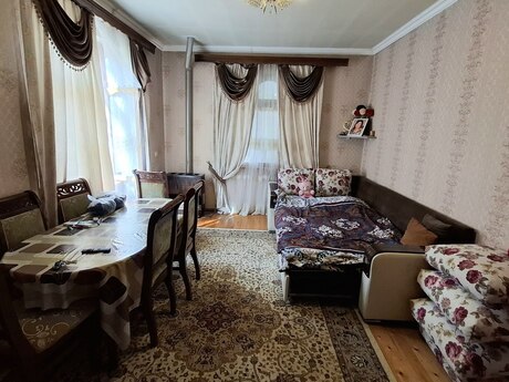 3 otaqlı həyət evi/bağ evi - Keşlə q. - 360 m²