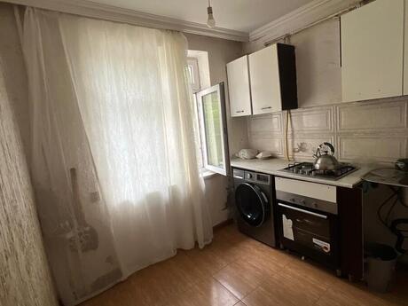 3 otaqlı köhnə tikili - Binəqədi q. - 70 m²