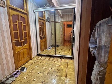 2 otaqlı köhnə tikili - Azadlıq Prospekti m. - 65 m²