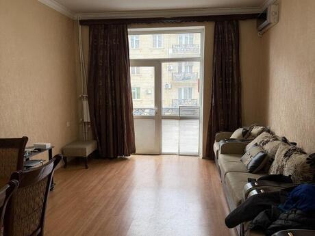 2 otaqlı köhnə tikili - Şah İsmayıl Xətai m. - 66 m²