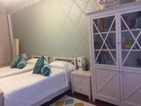 4 otaqlı yeni tikili - Elmlər Akademiyası m. - 205 m²
