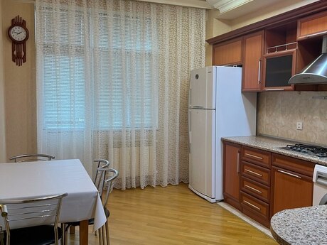 3-комн. новостройка - м. Мемар Аджеми - 130 м²