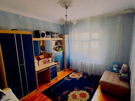 4-комн. вторичка - м. Иншаатчылар - 100 м²