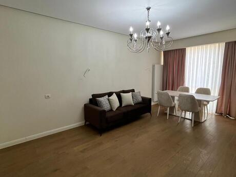 3-комн. новостройка - м. Бакмил - 105 м²
