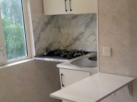 2 otaqlı köhnə tikili - İnşaatçılar m. - 40 m²