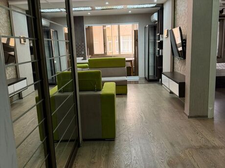 2-комн. новостройка - м. 8 ноября - 68 м²