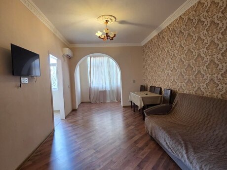 2 otaqlı köhnə tikili - Memar Əcəmi m. - 55 m²