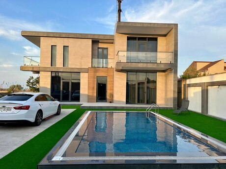 6 otaqlı həyət evi/bağ evi - Novxanı q. - 300 m²
