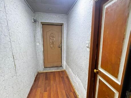 3-комн. вторичка - м. Иншаатчылар - 50 м²