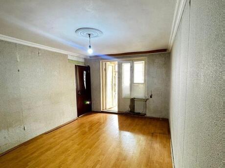 3-комн. вторичка - м. Иншаатчылар - 50 м²