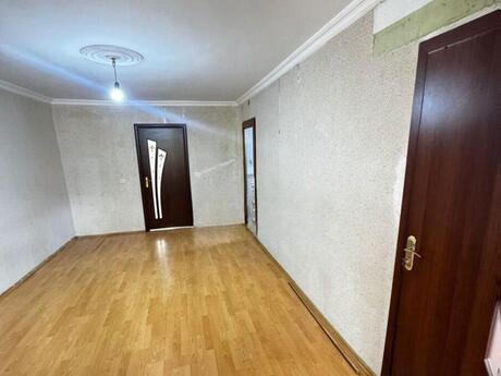 3-комн. вторичка - м. Иншаатчылар - 50 м²