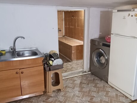 3-комн. вторичка - м. Элмляр Академиясы - 60 м²