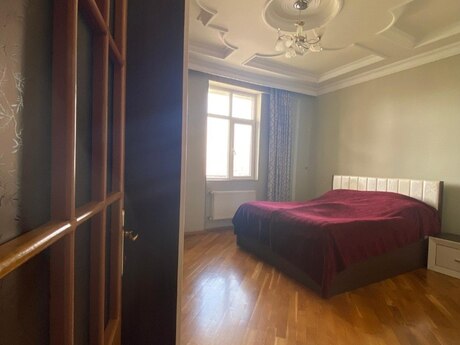 4 otaqlı yeni tikili - Memar Əcəmi m. - 151 m²