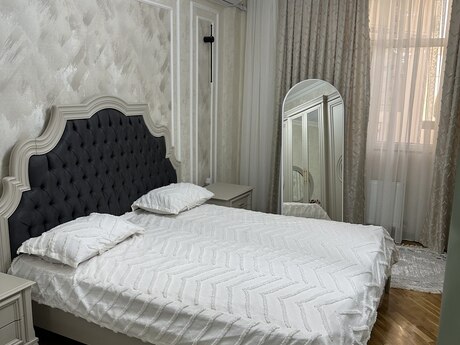 3-комн. новостройка - м. Иншаатчылар - 108 м²