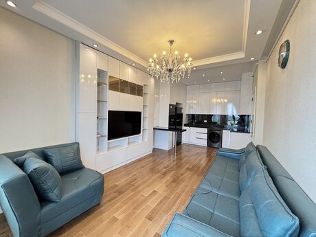 2-комн. новостройка - м. Элмляр Академиясы - 50 м²