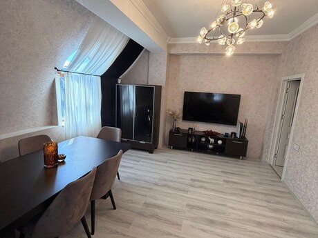 3 otaqlı yeni tikili - Yeni Yasamal q. - 134 m²
