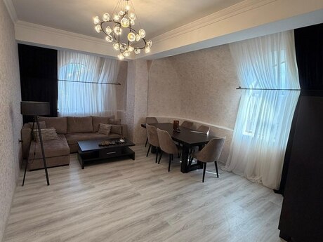 3 otaqlı yeni tikili - Yeni Yasamal q. - 134 m²