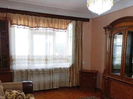 2 otaqlı köhnə tikili - Neftçilər m. - 50 m²