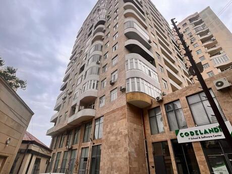 4 otaqlı yeni tikili - Elmlər Akademiyası m. - 175 m²