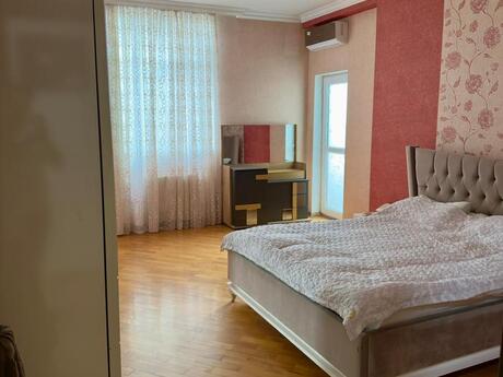 3-комн. новостройка - м. Иншаатчылар - 140 м²