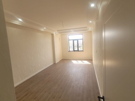 3-комн. новостройка - Насиминский р. - 132 м²